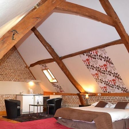 Le Domaine Des Cigognes Hotell Ennevelin Exteriör bild