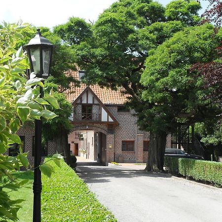 Le Domaine Des Cigognes Hotell Ennevelin Exteriör bild