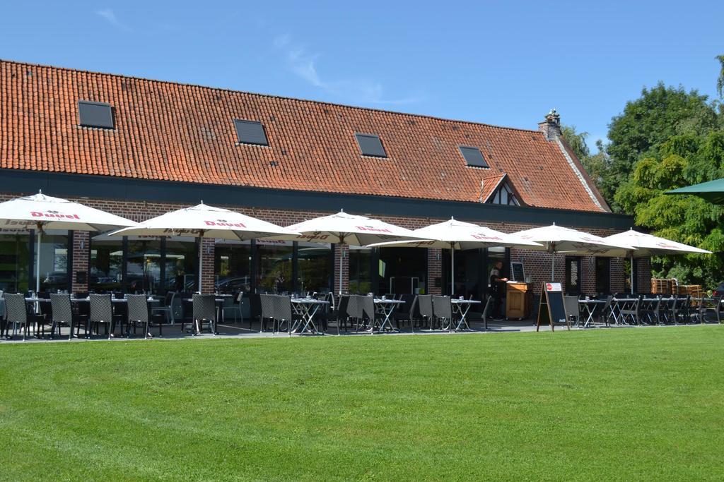 Le Domaine Des Cigognes Hotell Ennevelin Exteriör bild