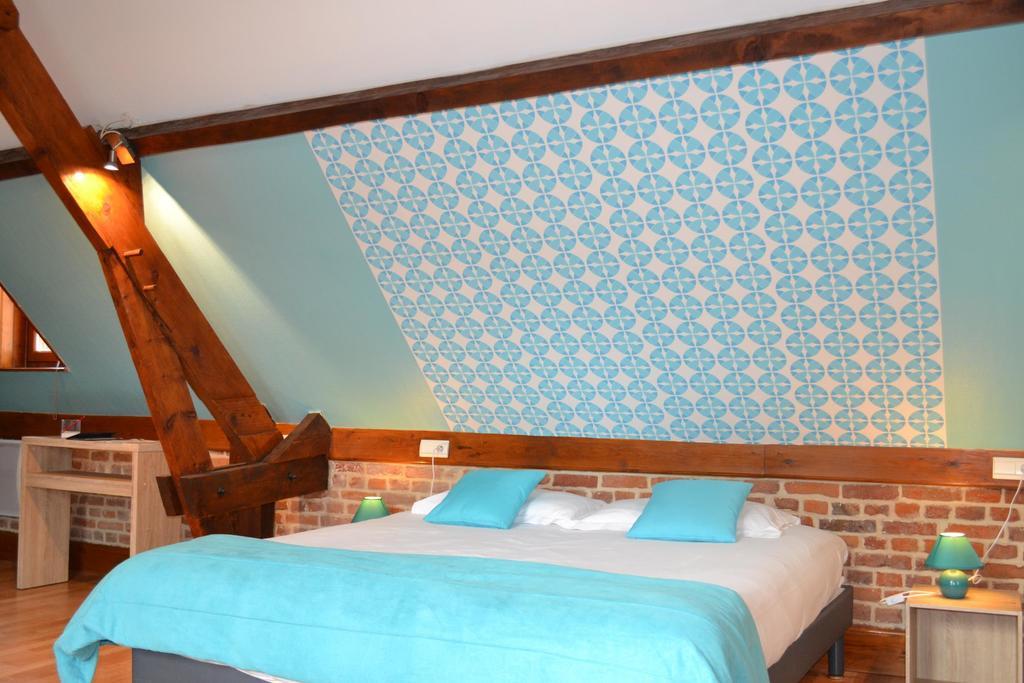 Le Domaine Des Cigognes Hotell Ennevelin Rum bild