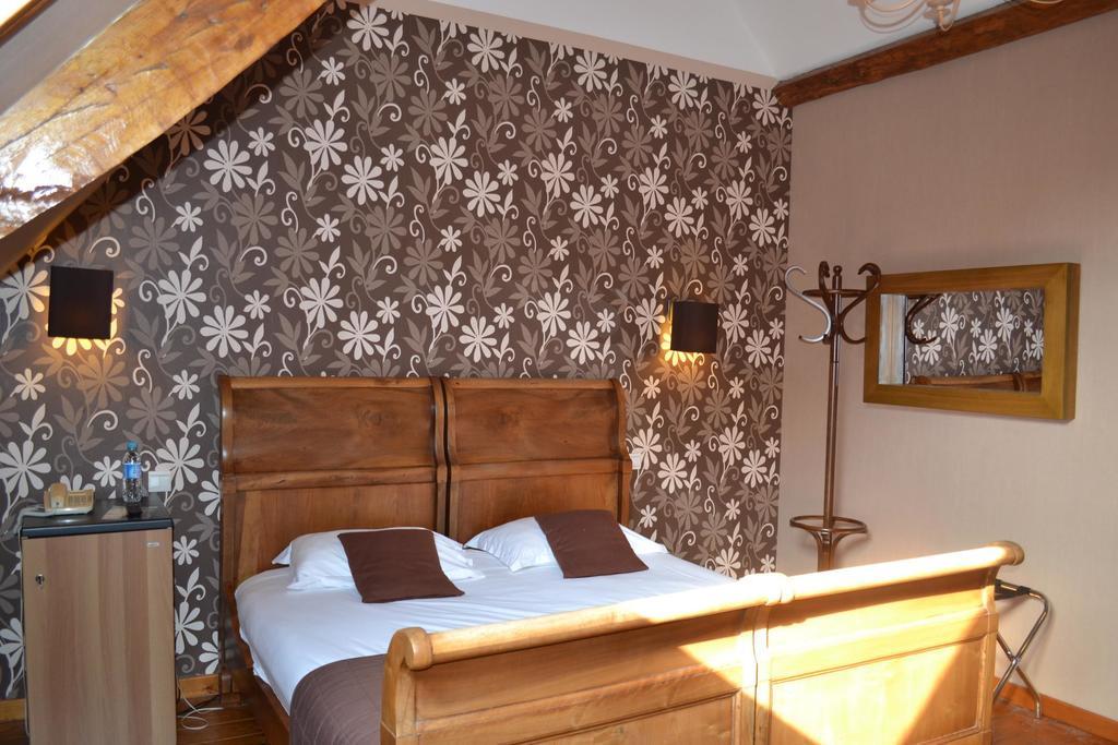 Le Domaine Des Cigognes Hotell Ennevelin Rum bild