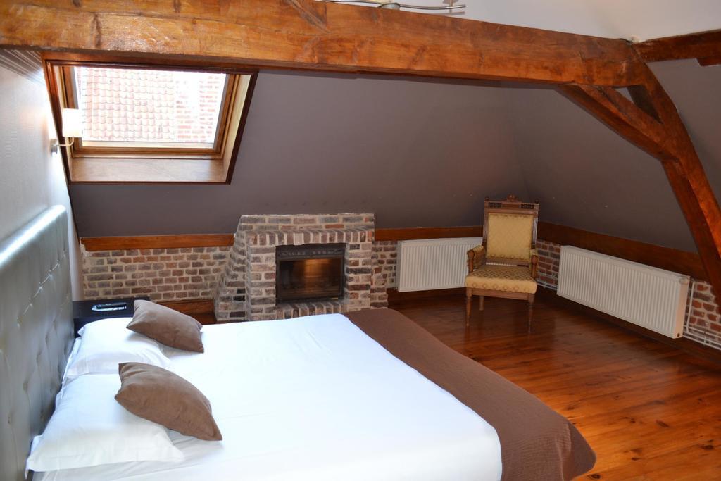 Le Domaine Des Cigognes Hotell Ennevelin Rum bild