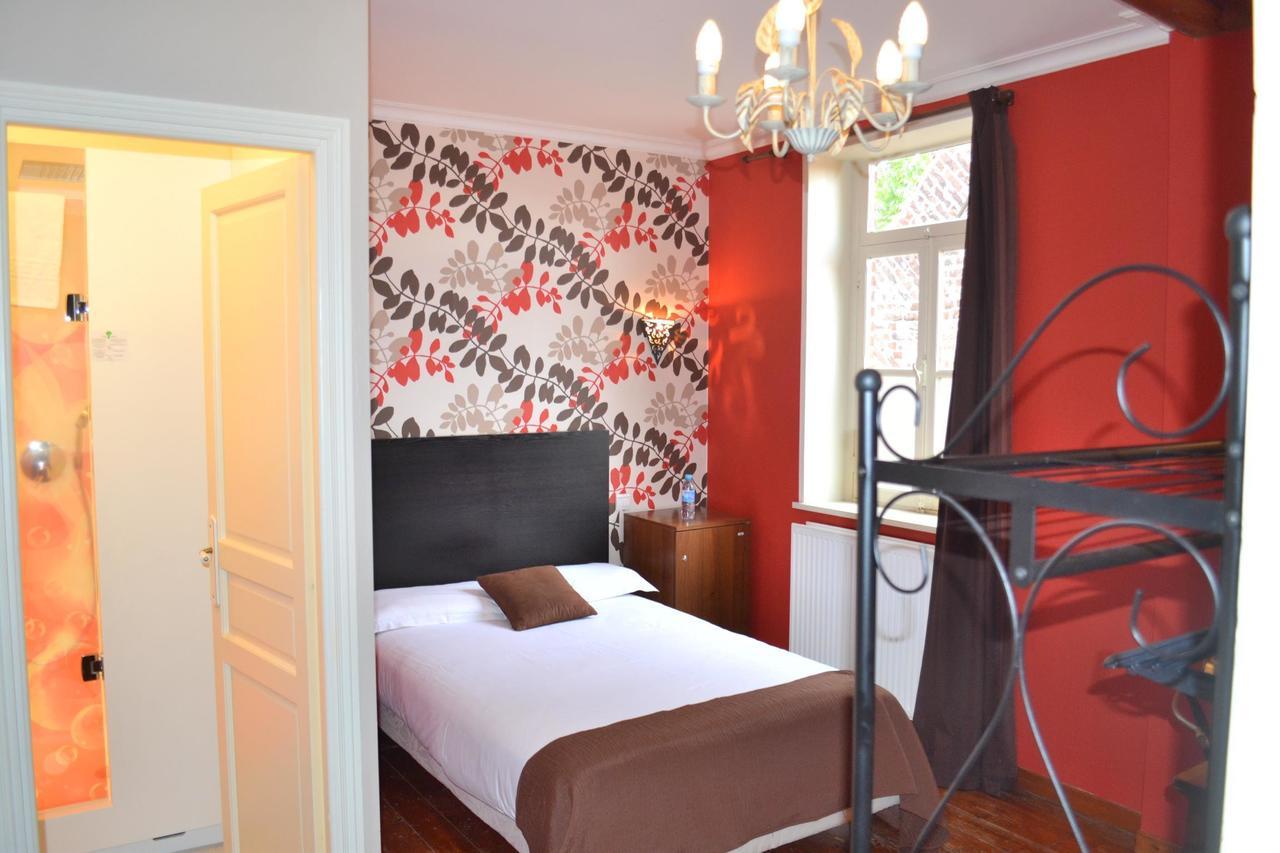 Le Domaine Des Cigognes Hotell Ennevelin Exteriör bild